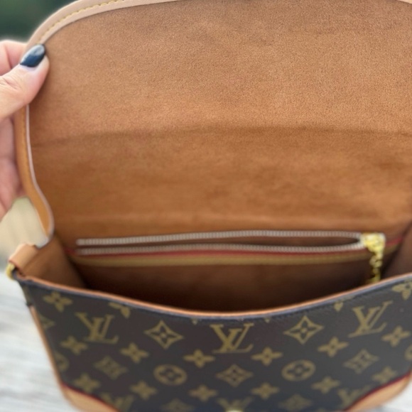 Brown LV Monogram Shoulder Bag, New - Picture 5 of 16
